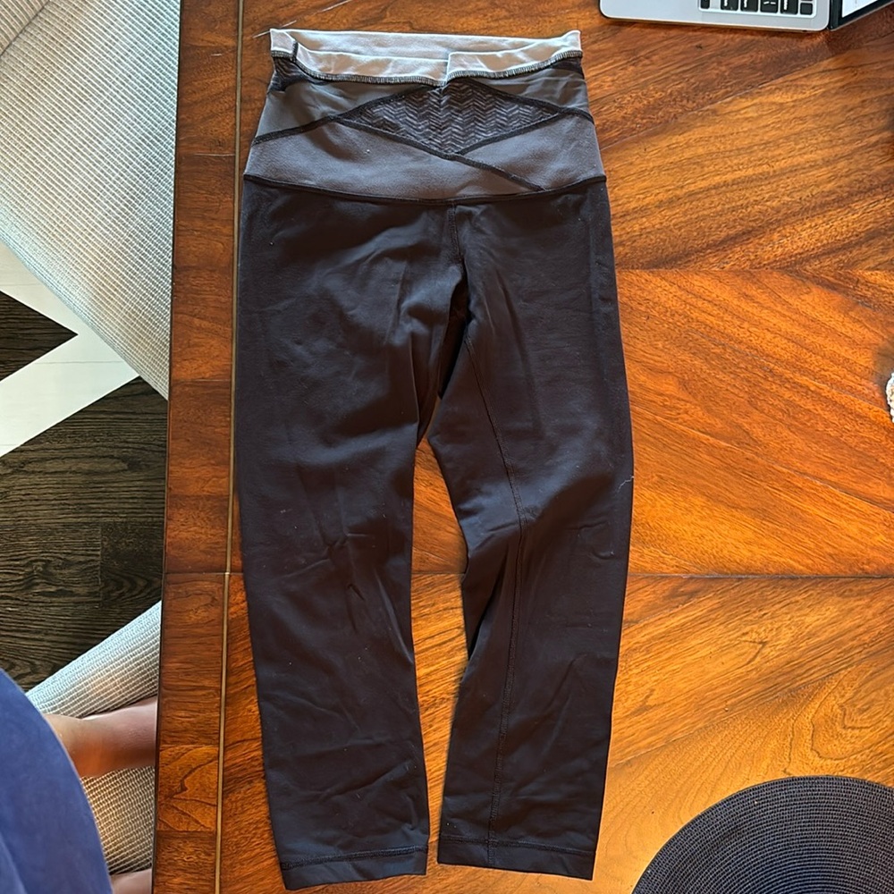 Lululemon Cropped Leggings, Great Condition, Size 2-4.
